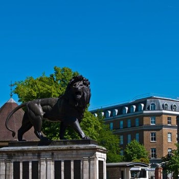 Picture of the Lion statue at Forbury Gardens, Reading